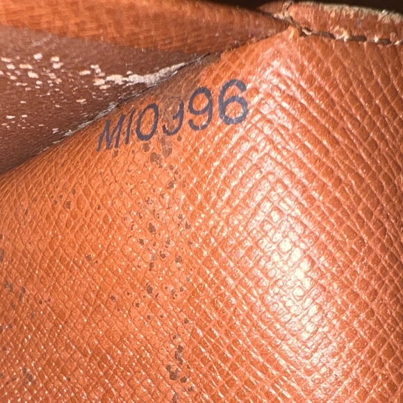 Louis Vuitton Vintage
Monogram TRESOR wallet - Picture 7 of 9